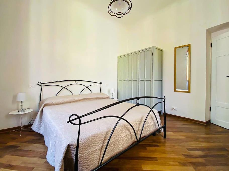 The Philosopher'S House La Spezia Bagian luar foto